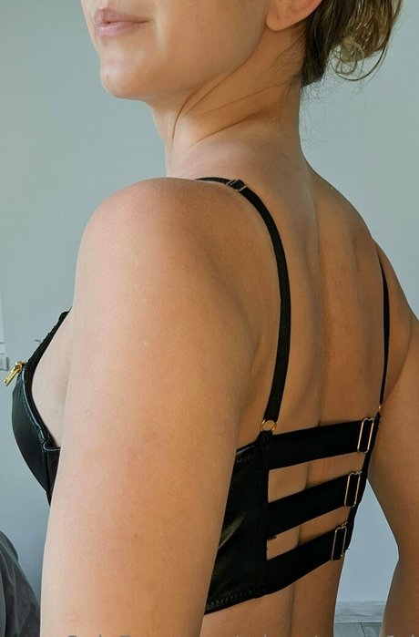 adventure g1rl high quality actress pics