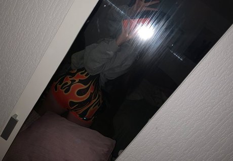 Desiluted pornstar hot pic