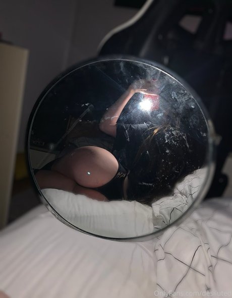 Desiluted art actress photo