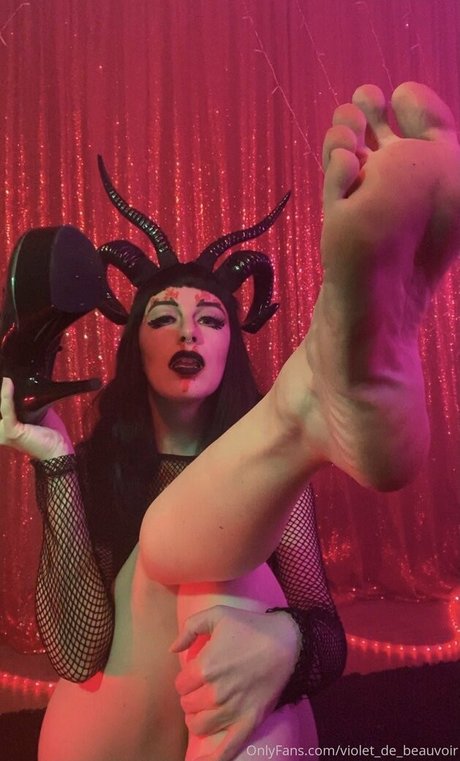 violet de beauvoir model beautiful pic