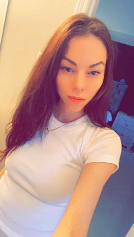 bellapetitewifey pornstar erotic pictures