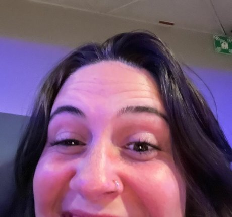 Bea Miller erotic model pics