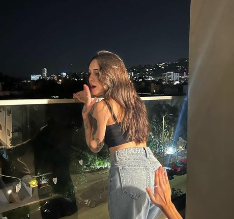 Bea Miller pornstar sexy photo