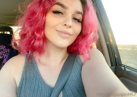 loganmilf naked pornstar picture
