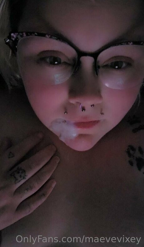 maevevixey model art img