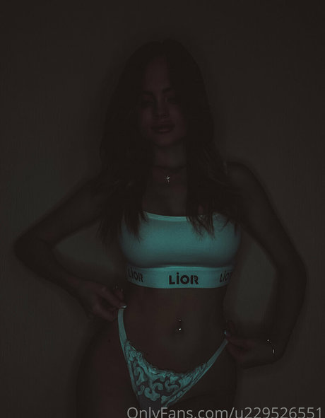 vicky de levine perfect actress photos