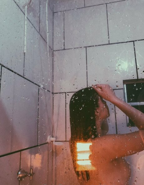 redhairedmaia exclusive actress pic