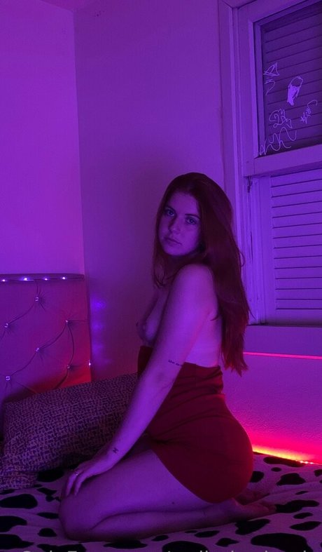 redhairedmaia erotic pornstar img