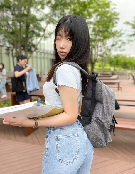 creamcandy123 porn model pic