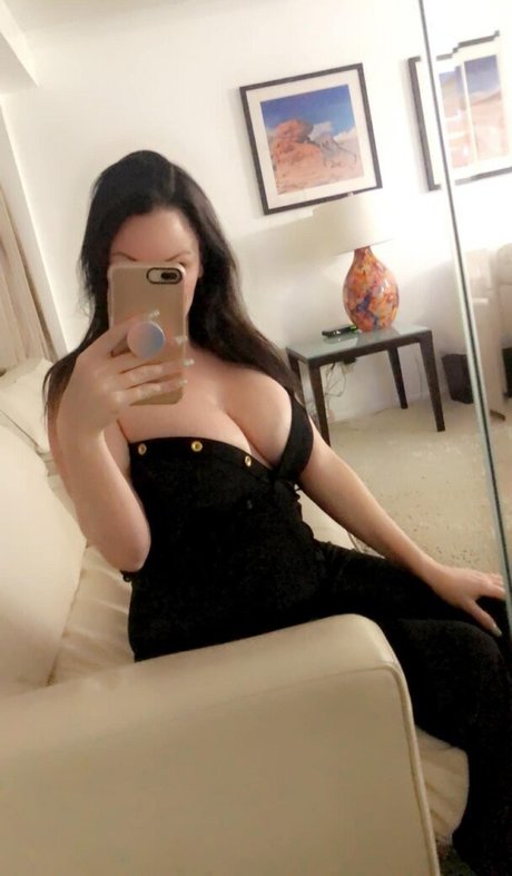 Allie Andrews hd actress images