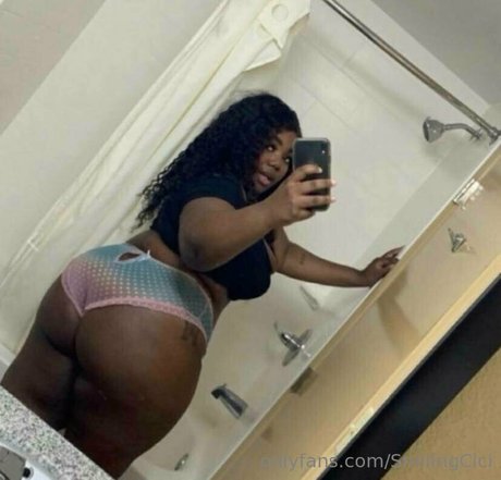 smilingcici sexy pornstar pic