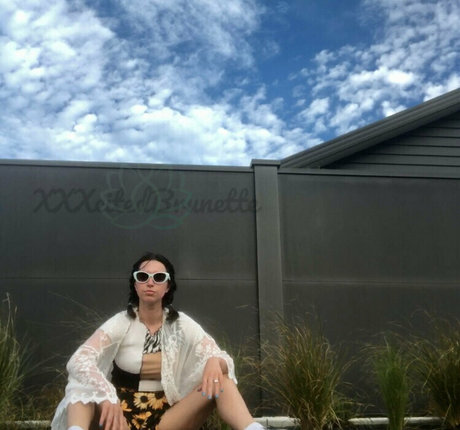 smilingcici star adult picture