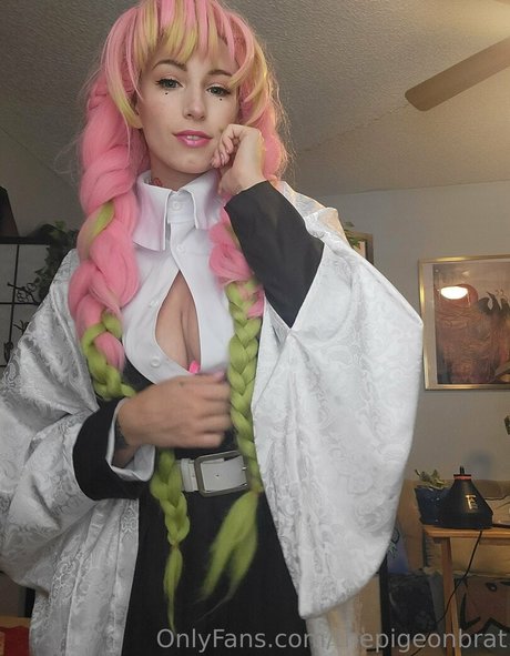 thepigeonbrat model top photo