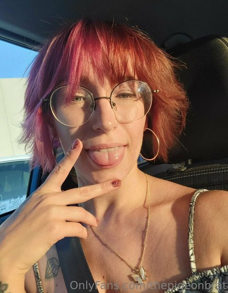 thepigeonbrat free pornstar photo