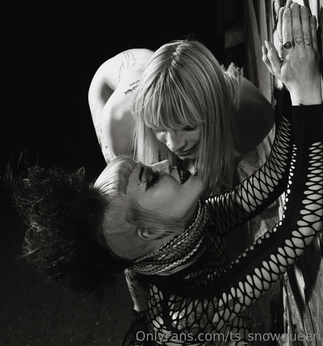 ts snowqueen model nudes pictures