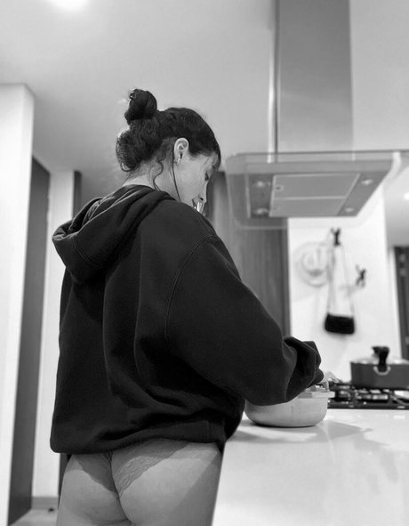 Annie Dreams pornstar art pic