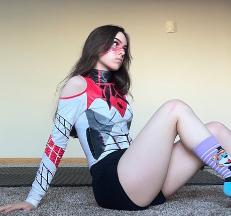 Awkspew roo2 actress pictures