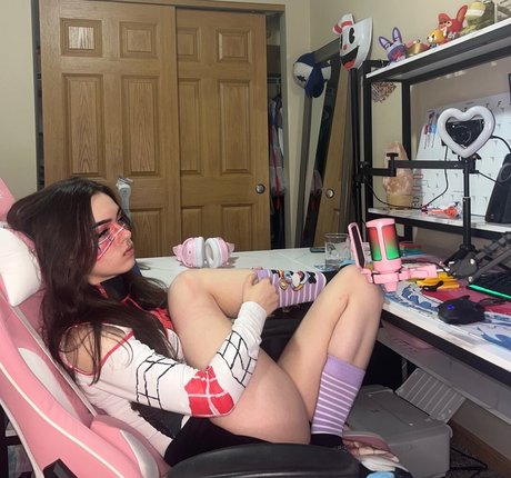 Awkspew roo2 xxx actress pictures