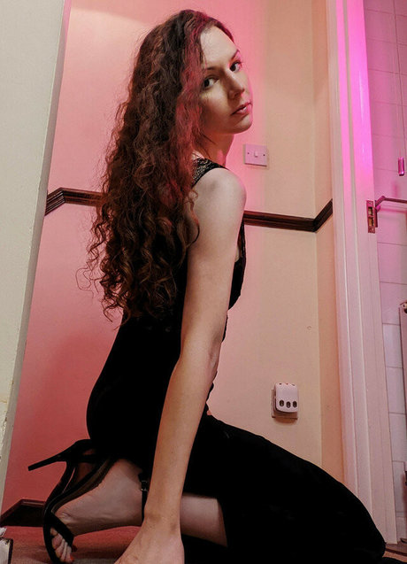 Lady ASMR model pornographic images