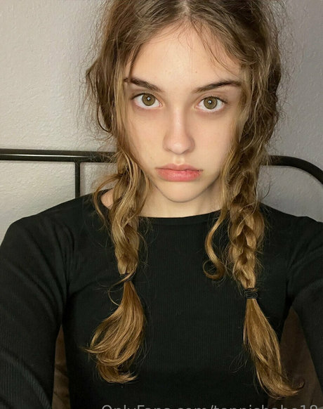 Jessie Carter beautiful model photos