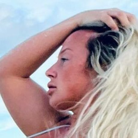 snowtheone pornstar adult photos