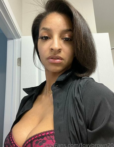 Foxybrown20 star adult img