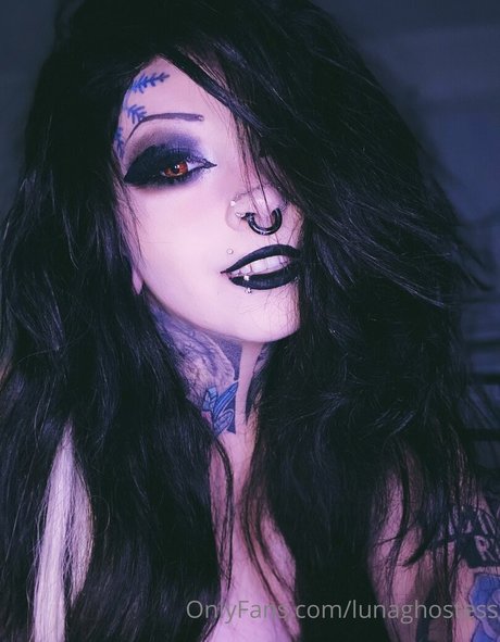 Luna Ghostess star nude image