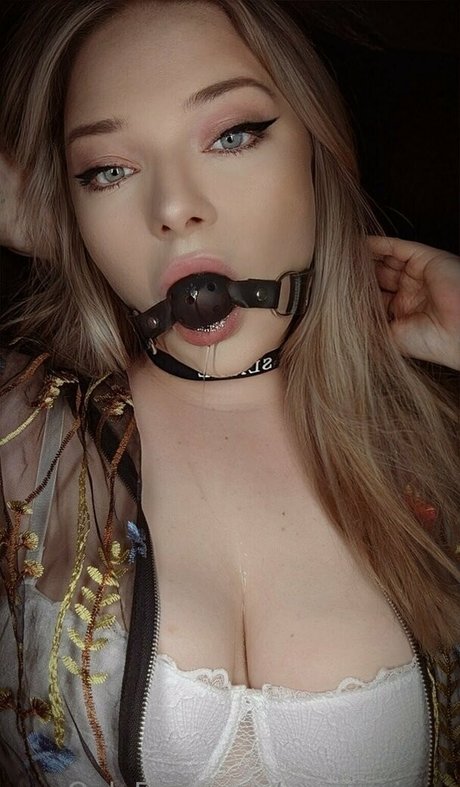 neevilicious adult star photos