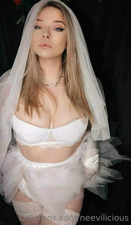 neevilicious top actress image