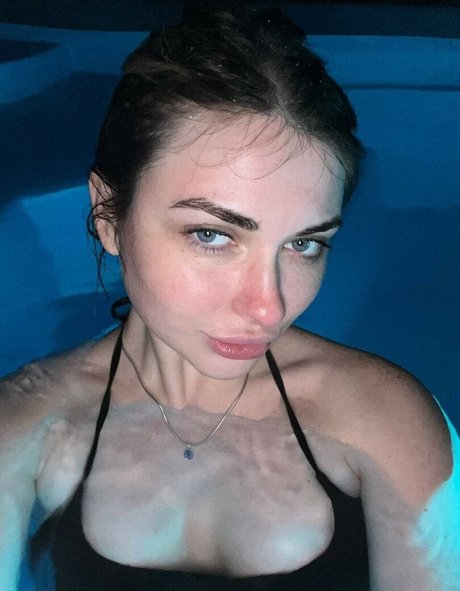 Ahrinyan star nude pic