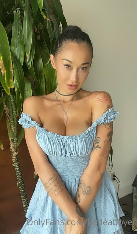 karleaxoxo model beautiful photo