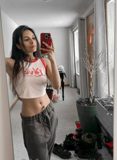 bustypetitemyra model top pics