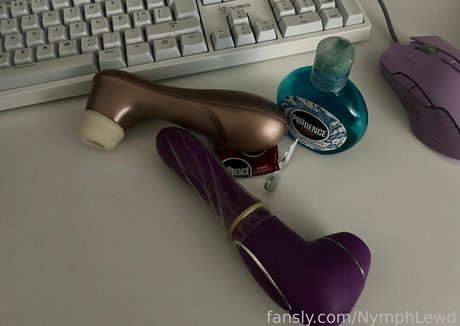 NymphLewd star free img