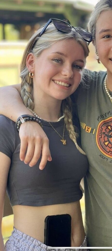 NaomiSkyex nude pornstar pic