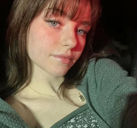 NaomiSkyex pornstar naked gallery