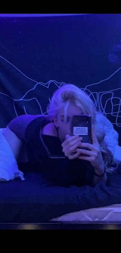 NaomiSkyex star high quality img