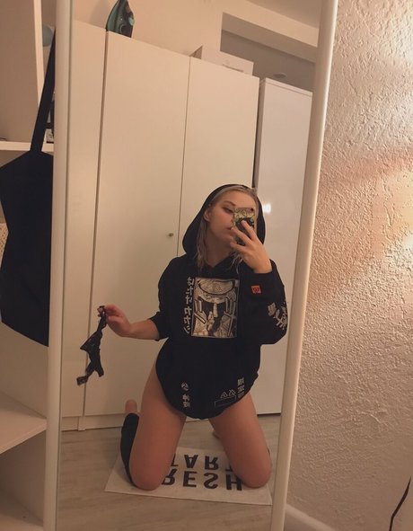 Lenny Bright star sexy images