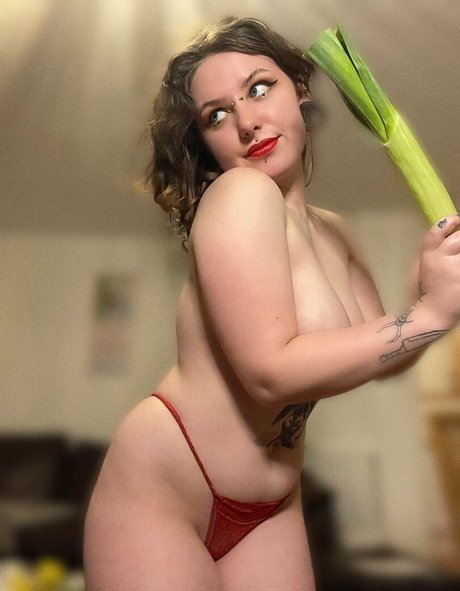 sewergirl star exclusive images