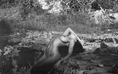 Anya Ivy nude star pic