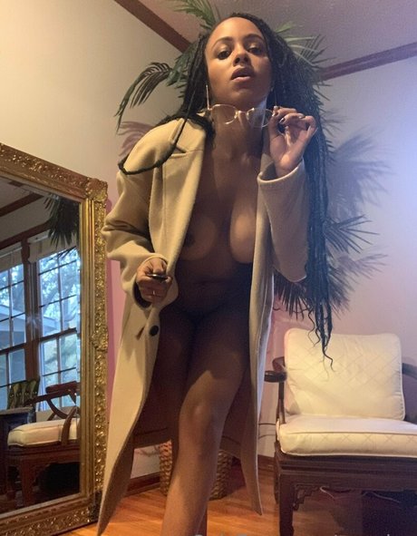 Anya Ivy exclusive model photo