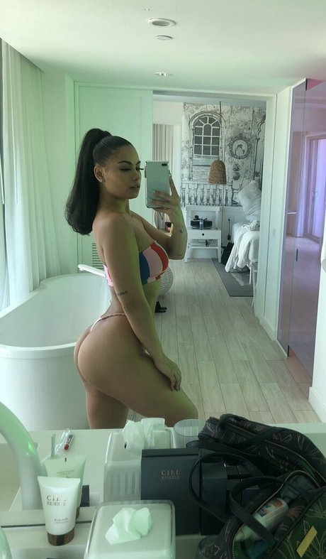 jaderamey naked actress pictures