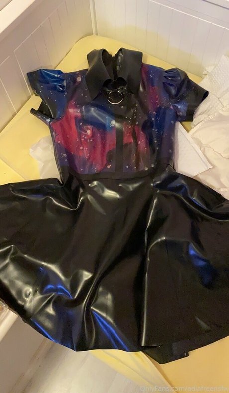 adiafreensfw star naked picture