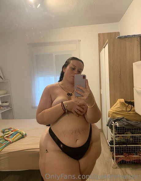 queenmaison model exclusive photo