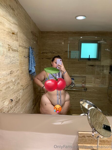 queenmaison nice pornstar img