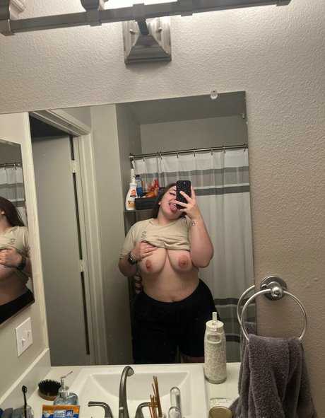 bootynbodyqueen pornstar nude picture