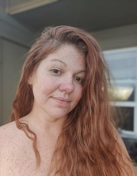 sinfullypurrfuct model top photo