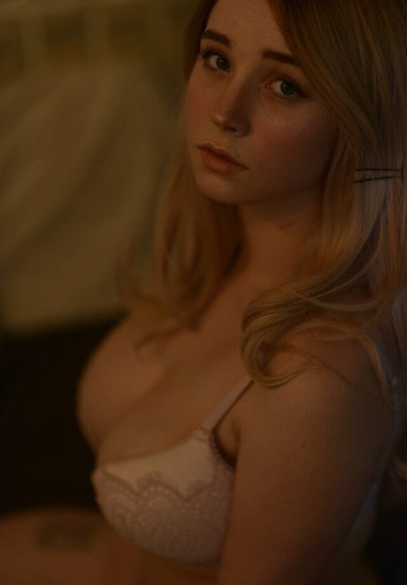 Anna Blaze model nude pics