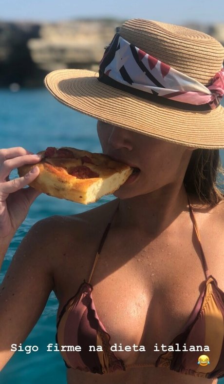 Maria Eugenia Suconic pretty model photo