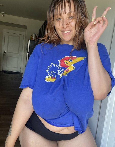 baby40k model nude picture