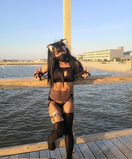 Lilrawrs model sexy pics